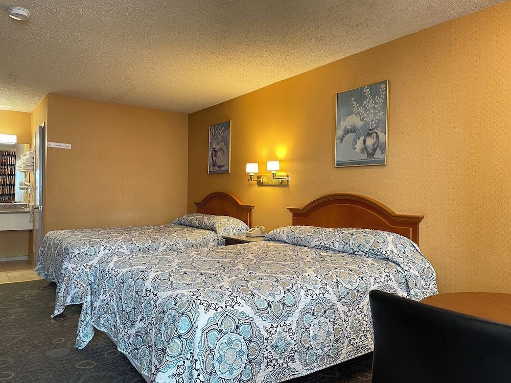 Hollywood La Brea Inn 1