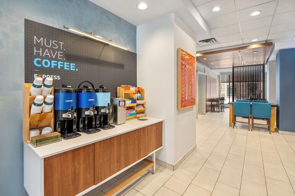 Holiday Inn Express TORONTO DOWNTOWN by IHG 2