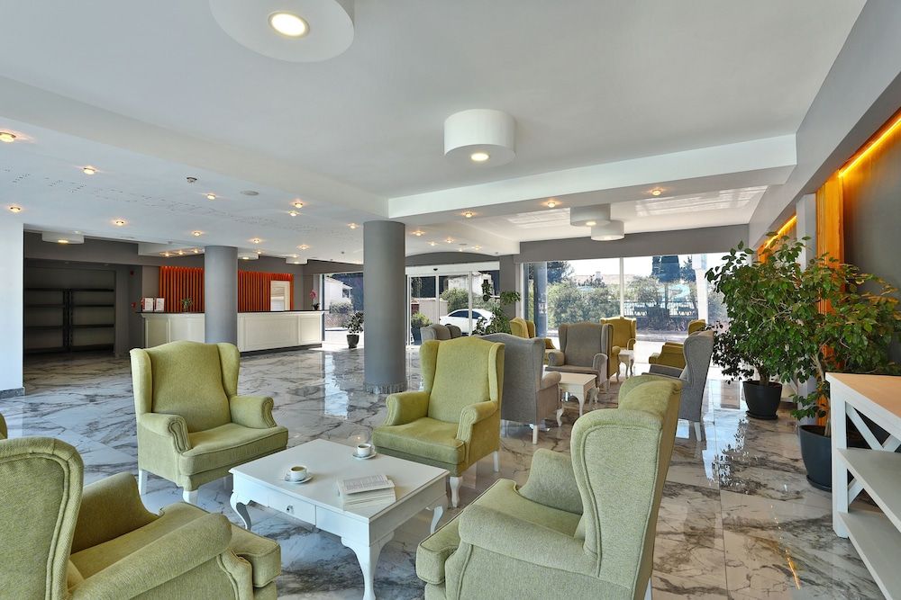 Summer in Garden Suites & Beach Hotel 2