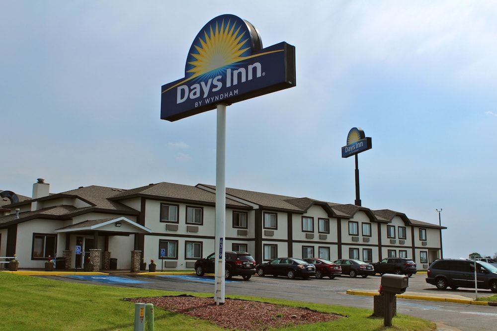 Days Inn by Wyndham West-Eau Claire 1