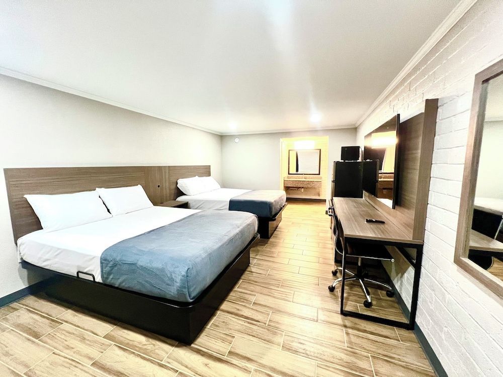 Economy Suites Extended Stay Tulsa 2