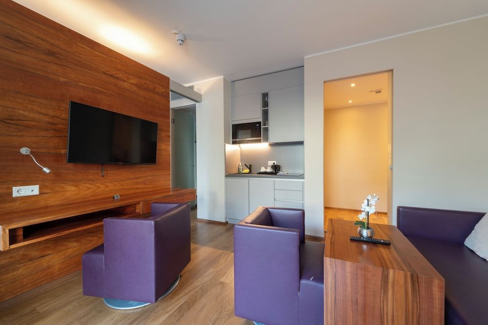 Pakat Suites 1
