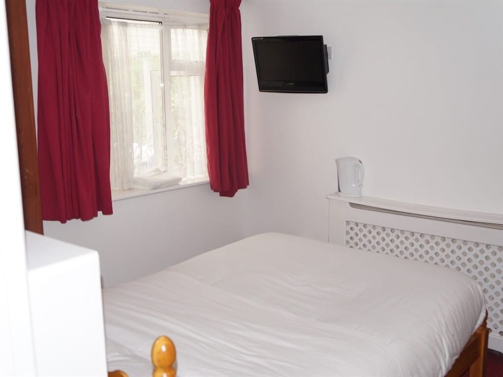 Heathrow Inn 2