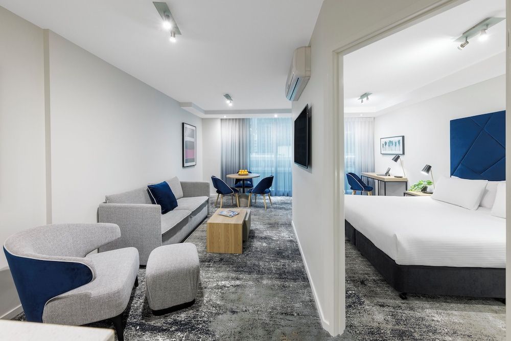 Brady Apartment Hotel Flinders Street 1