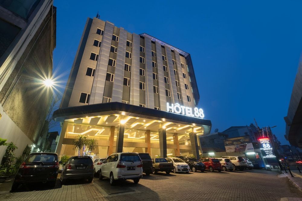 Hotel 88 Fatmawati Jakarta by WH 1