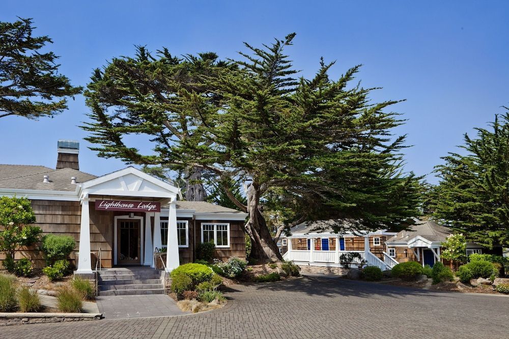 Lighthouse Lodge & Cottages 1