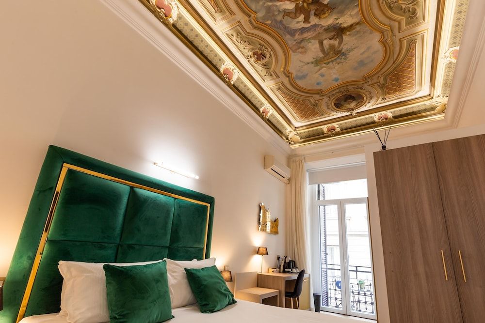 Cavour LR Collection 1