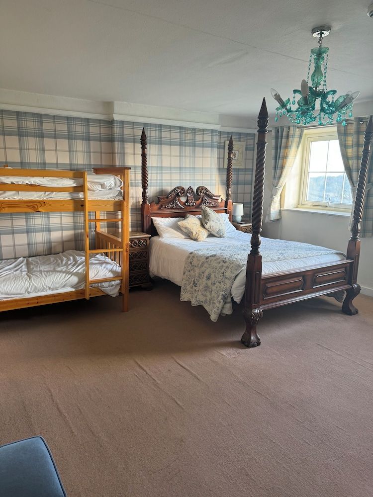 The Rowley Manor Hotel 2