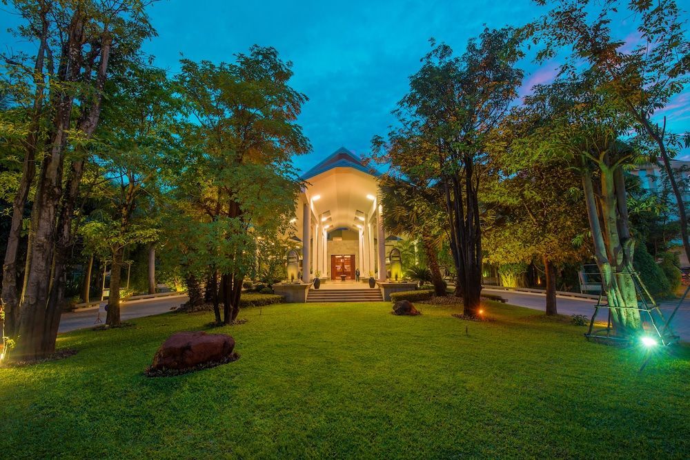 THE PRIVILEGE FLOOR by Borei Angkor 1