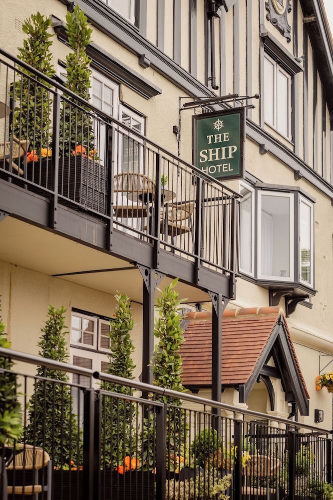 The Ship Hotel 1