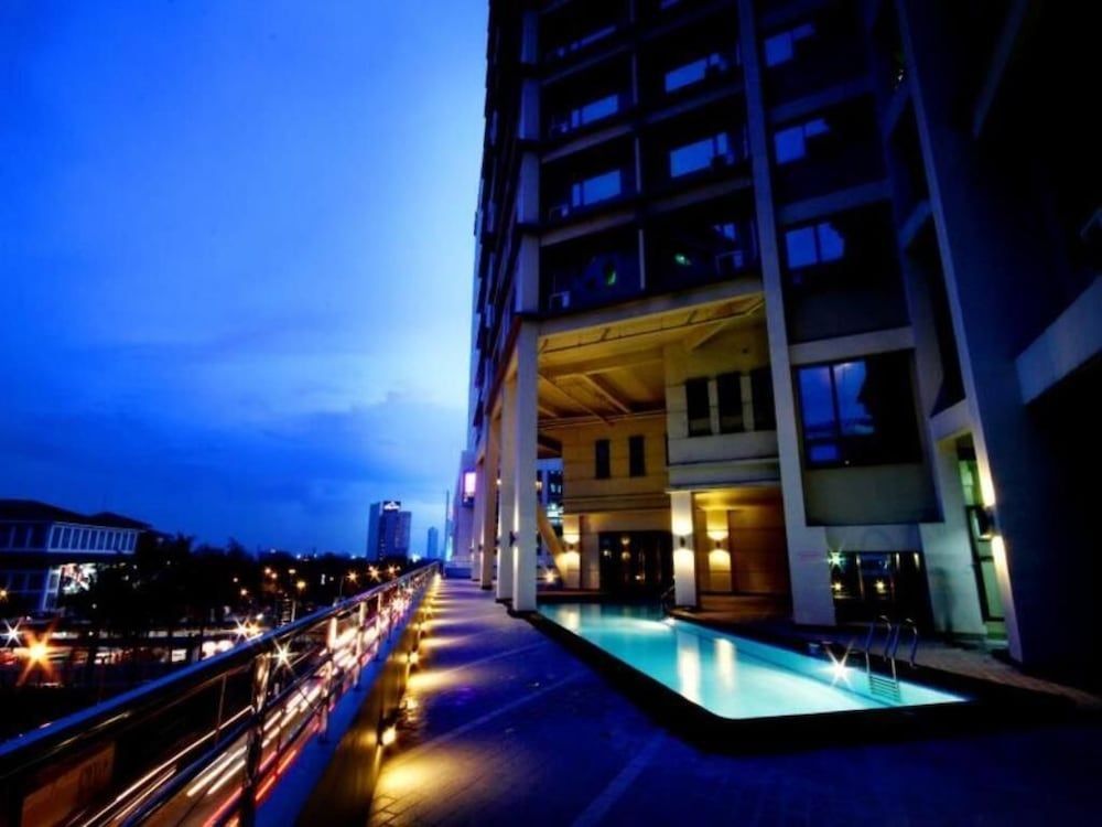 Mandarin Plaza Hotel 1