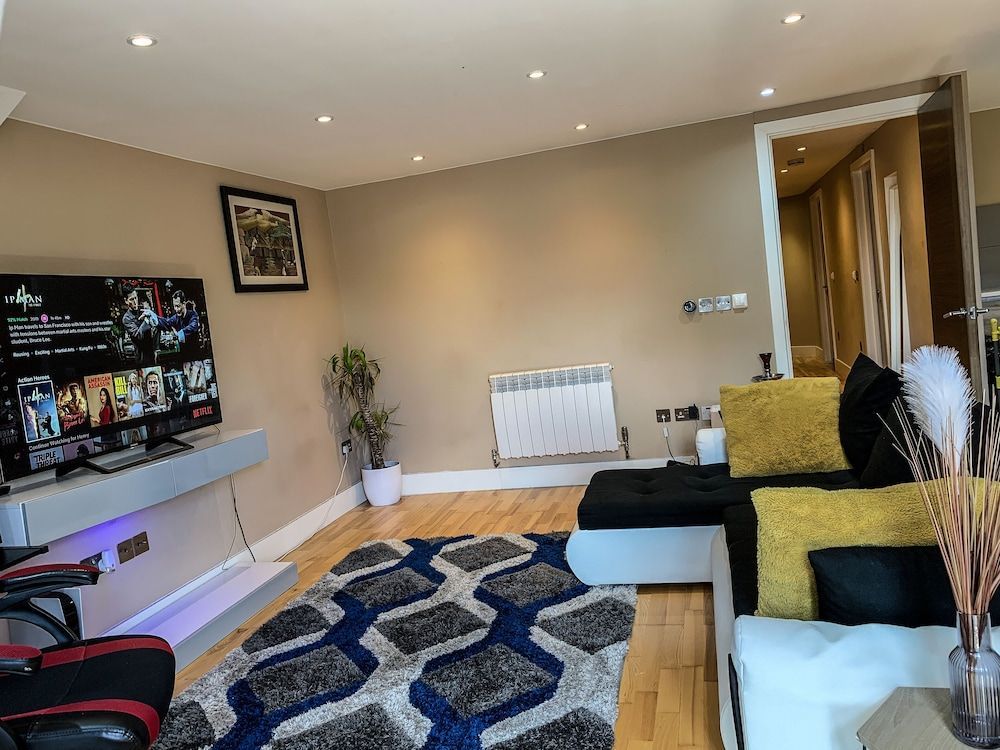 Charming 2-bed Apartment in Kingston Upon Thames 1