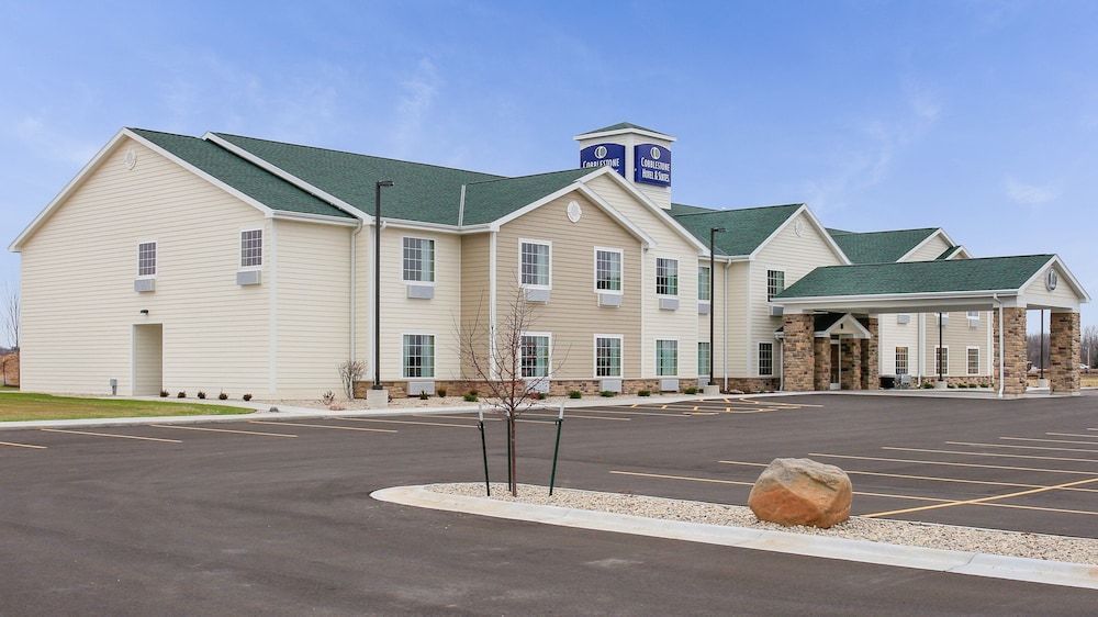 Cobblestone Hotel & Suites Pulaski/Green Bay 1