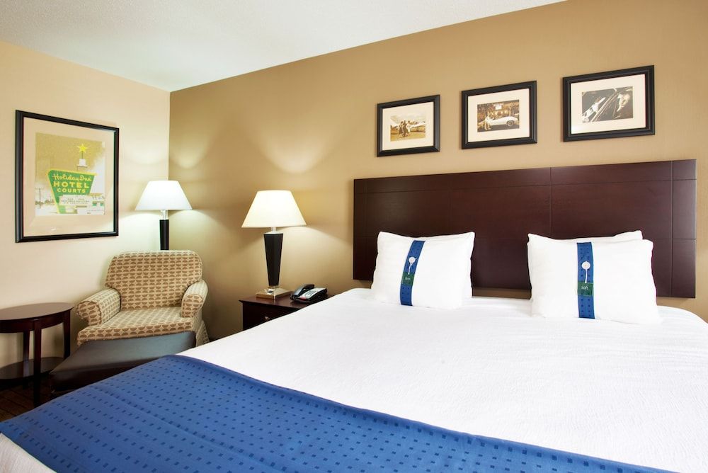Holiday Inn AURORA NORTH- NAPERVILLE by IHG 2