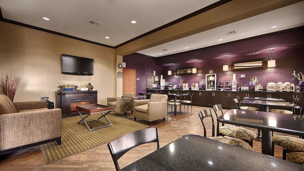 Best Western Giddings Inn & Suites 2