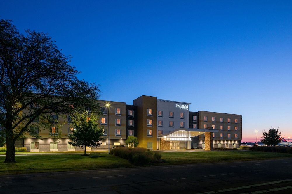 Fairfield Inn & Suites by Marriott Columbus Airport 1