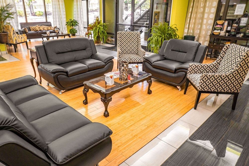 Quality Inn & Suites near Six Flags - Austell 2