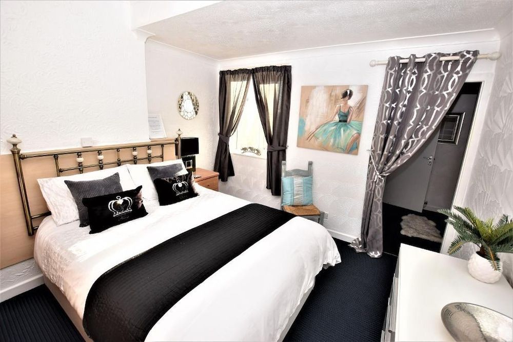 Bridle Lodge Apartments 1