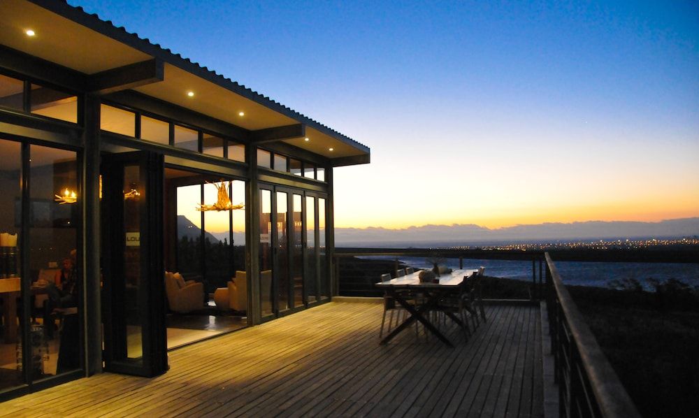 Colourful Manor Luxury Lodge 1