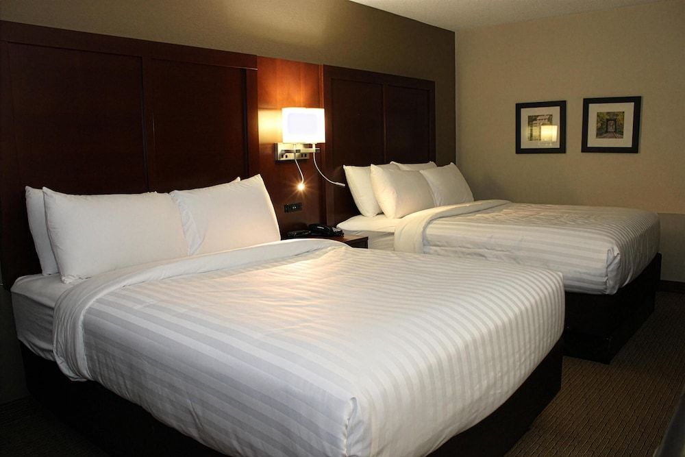 Best Western Rochelle Inn & Suites near DeKalb 1