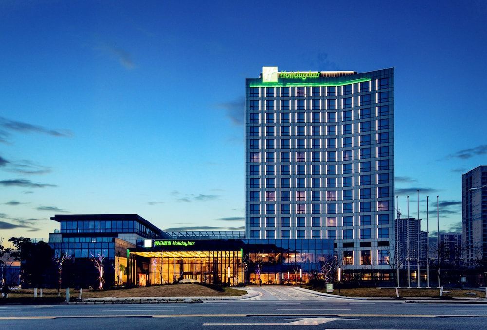 Holiday Inn Wuxi Taihu New City by IHG 1