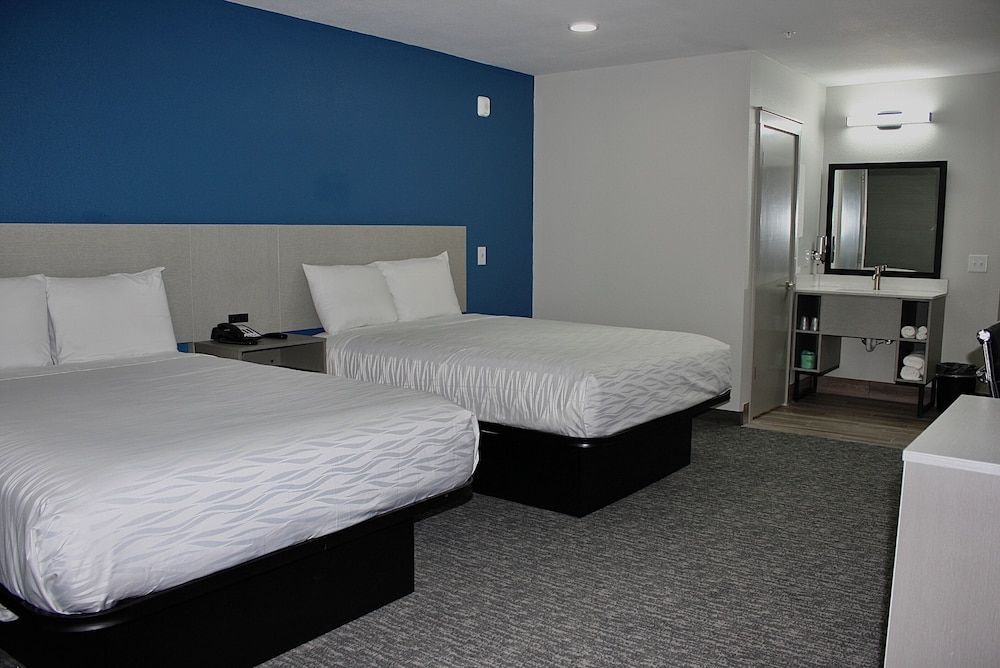 Hummingbird Hotel 1