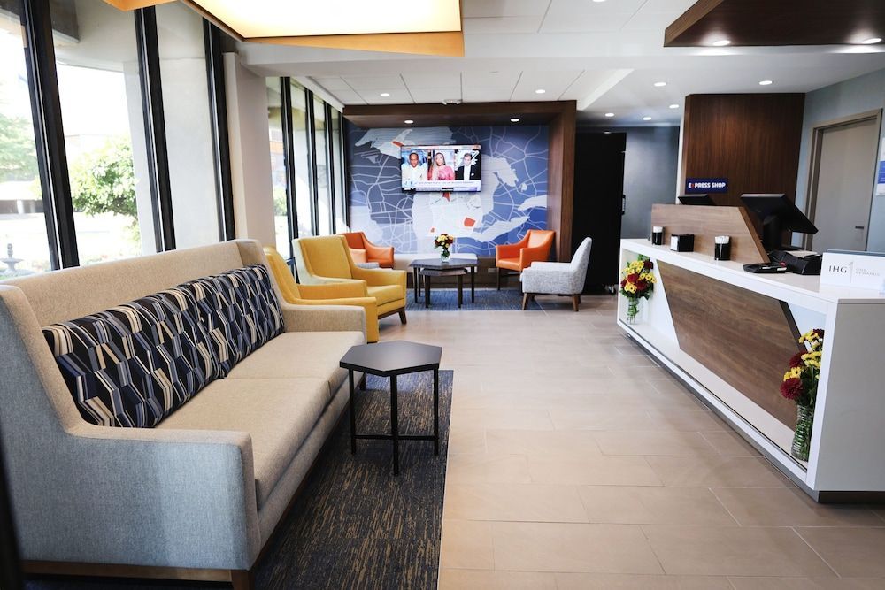 Holiday Inn Express DETROIT-BIRMINGHAM by IHG 2