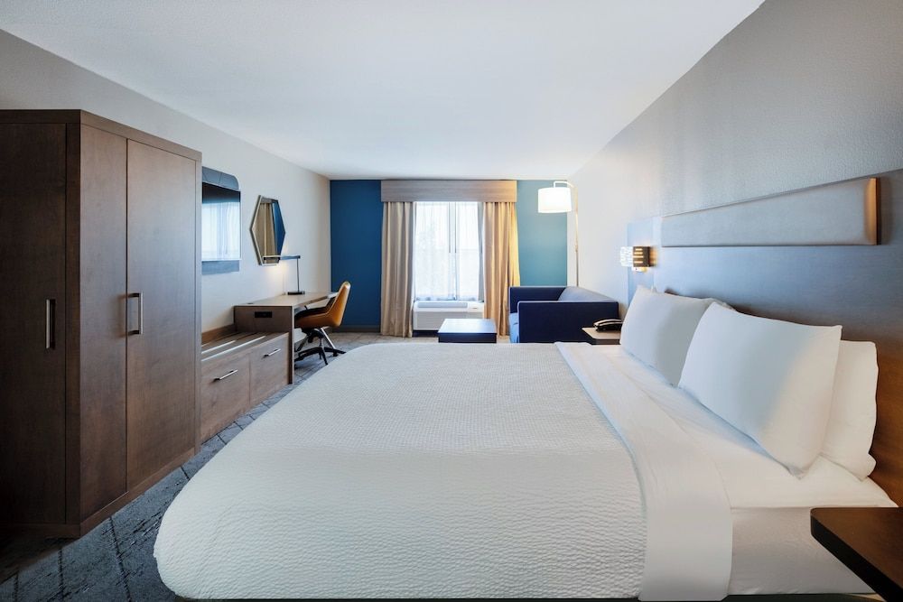 Holiday Inn Express & Suites TURLOCK-HWY 99 by IHG 2