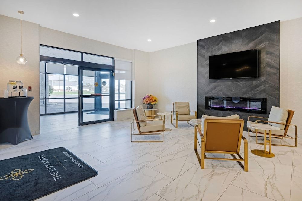 The Lux Hotel & Conference Center, an Ascend Collection Hotel 1