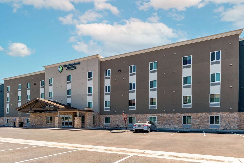 WoodSpring Suites Bakersfield Airport 1