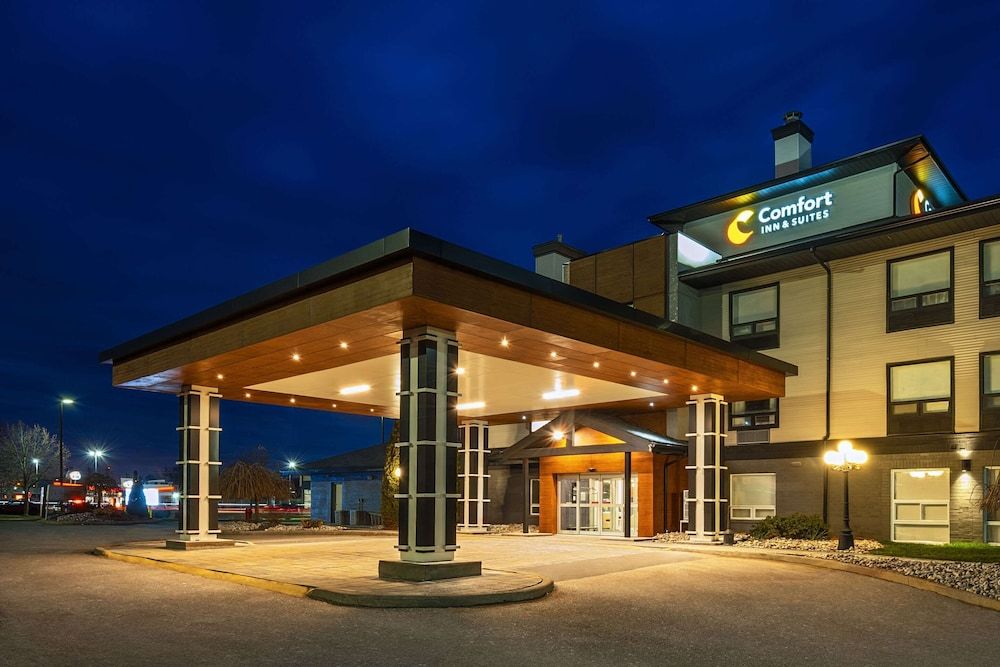 Comfort Inn & Suites 1