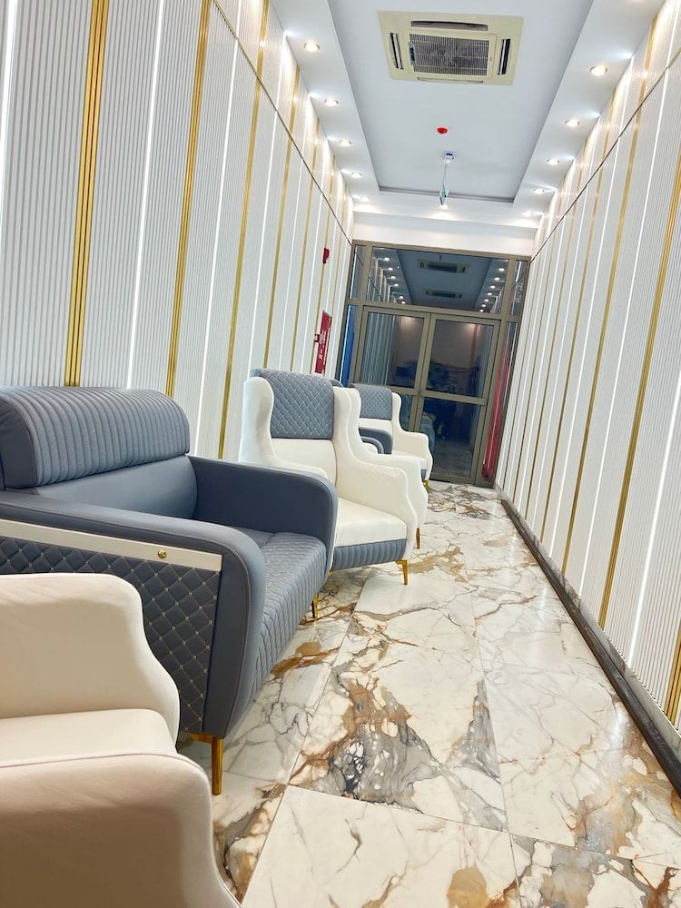 Holiday Season Hotel 2