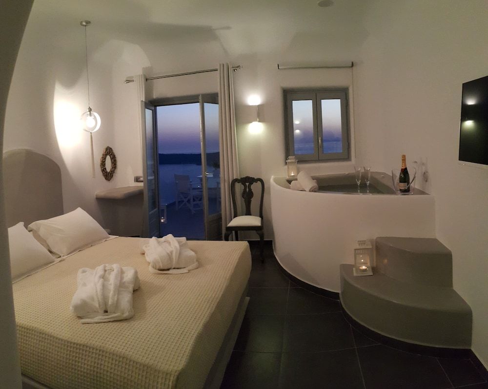Unique Suites 2