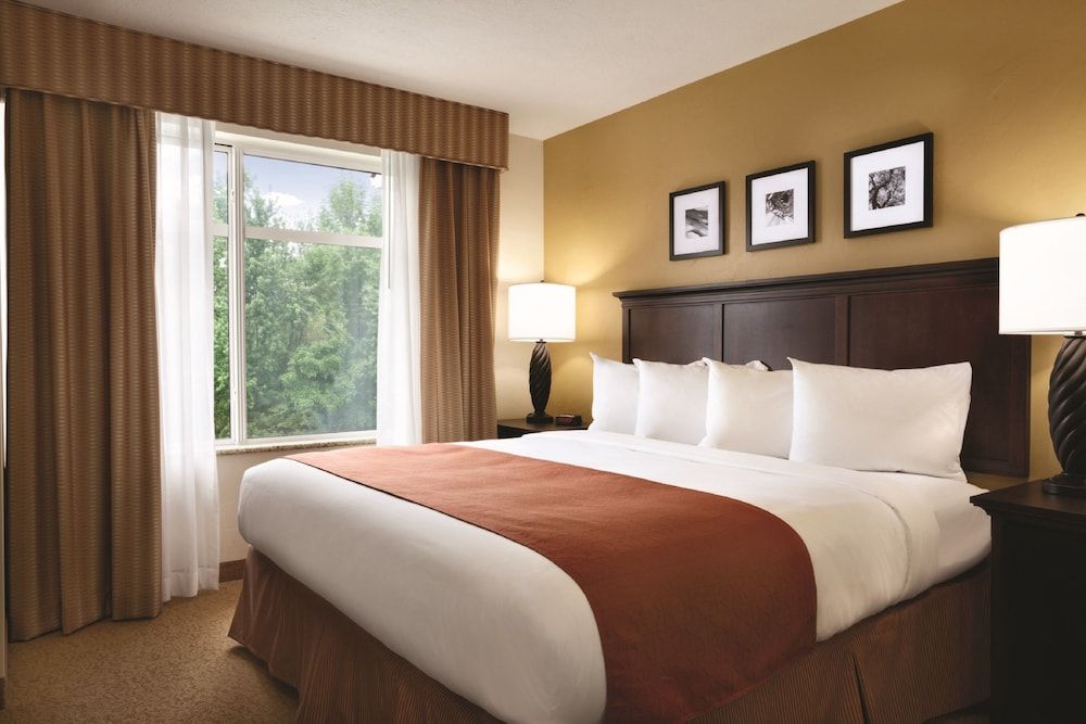 Country Inn & Suites by Radisson, Tulsa, OK 2