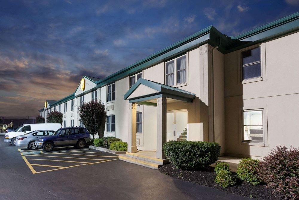 Super 8 by Wyndham Harrisburg Hershey West 1
