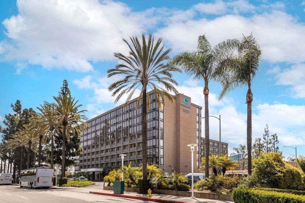 Clarion Hotel Anaheim Resort 1