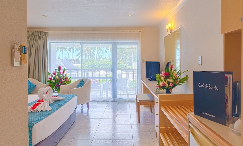 Muri Beach Club Hotel 1