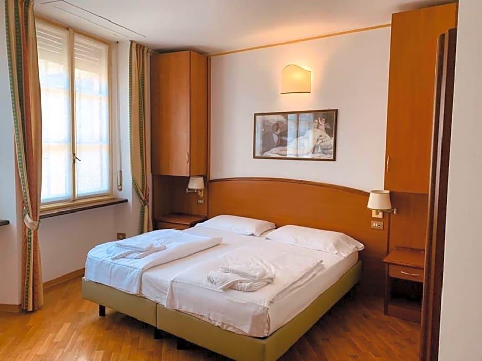 Hotel Saini with Air conditioning 2