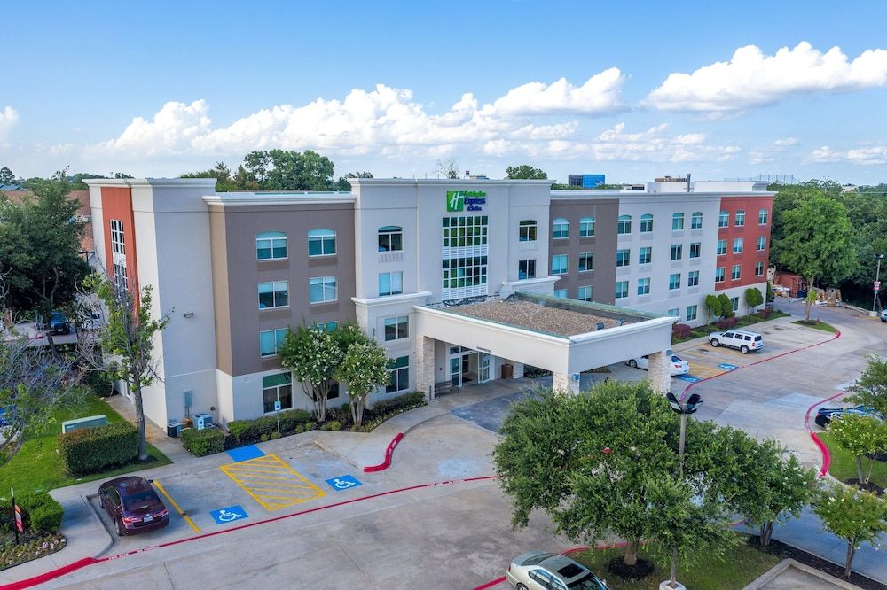 Holiday Inn Express & Suites ARLINGTON NORTH – STADIUM AREA by IHG 1