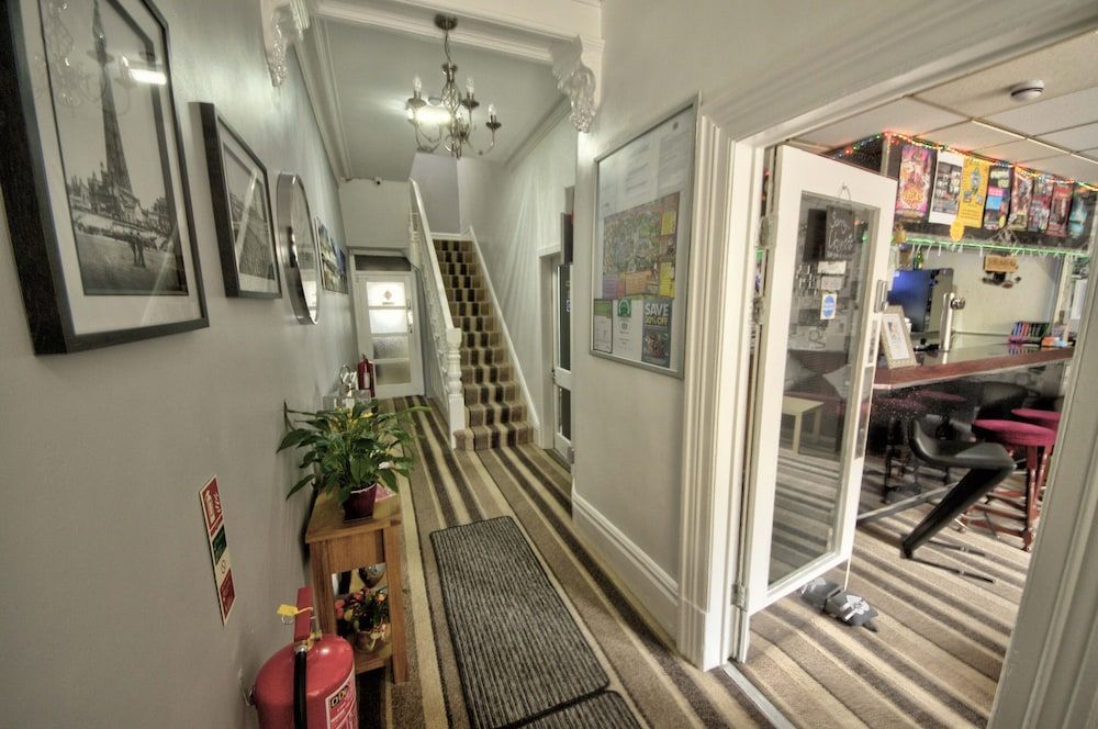 Rossall Guest House -Ideal For Families & Couples 2