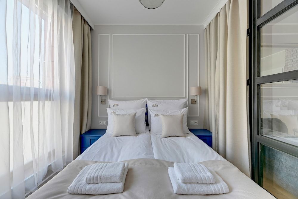 Aura - Riverside & Parking by Downtown Apartments 2