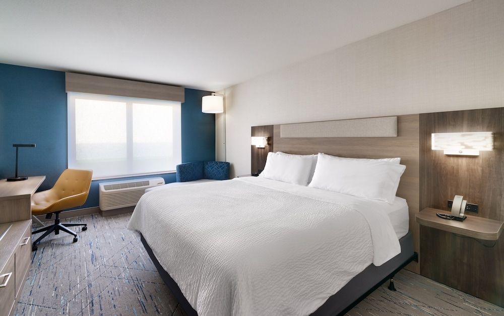 Holiday Inn Express & Suites CHEYENNE by IHG 2