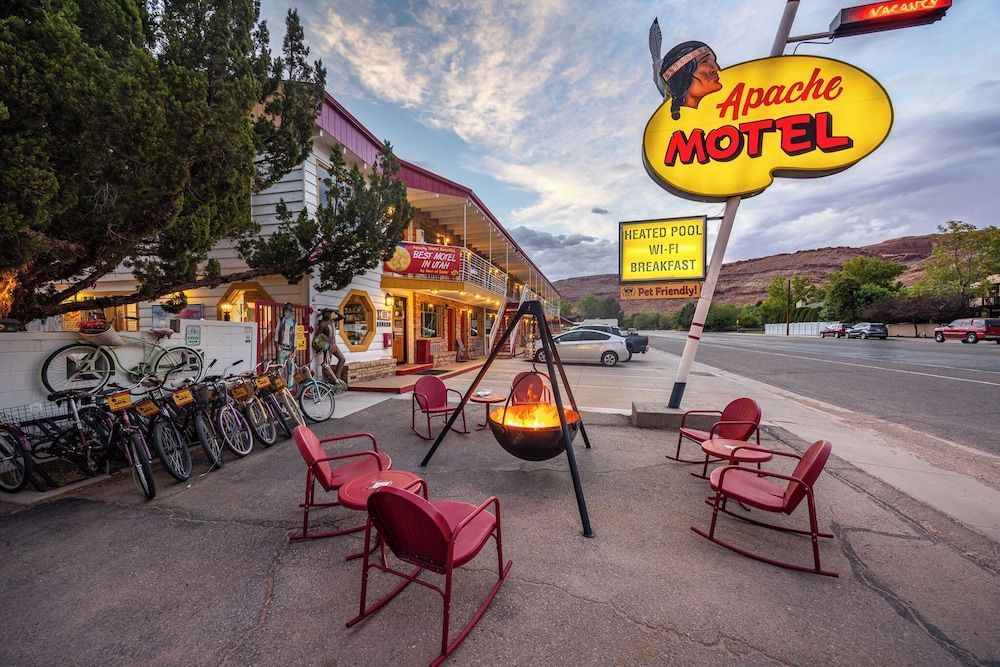Apache Motel 1
