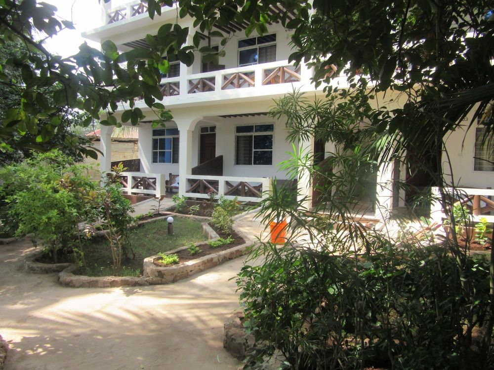 Baraka Beach Bungalows 2