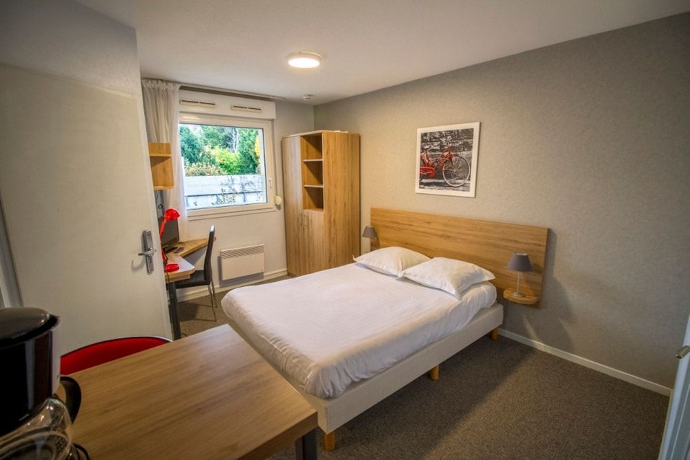 KOSY Appart'hôtel Le Champ De Mars Reims 1