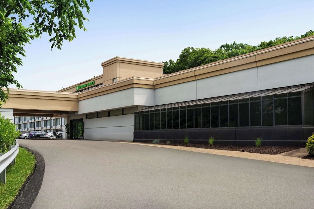 Wyndham Garden Inn Pittsburgh Airport 1