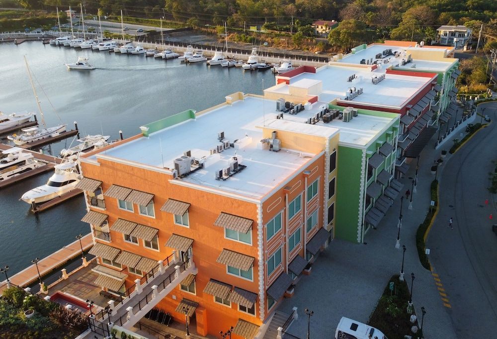 Marina Flamingo 2