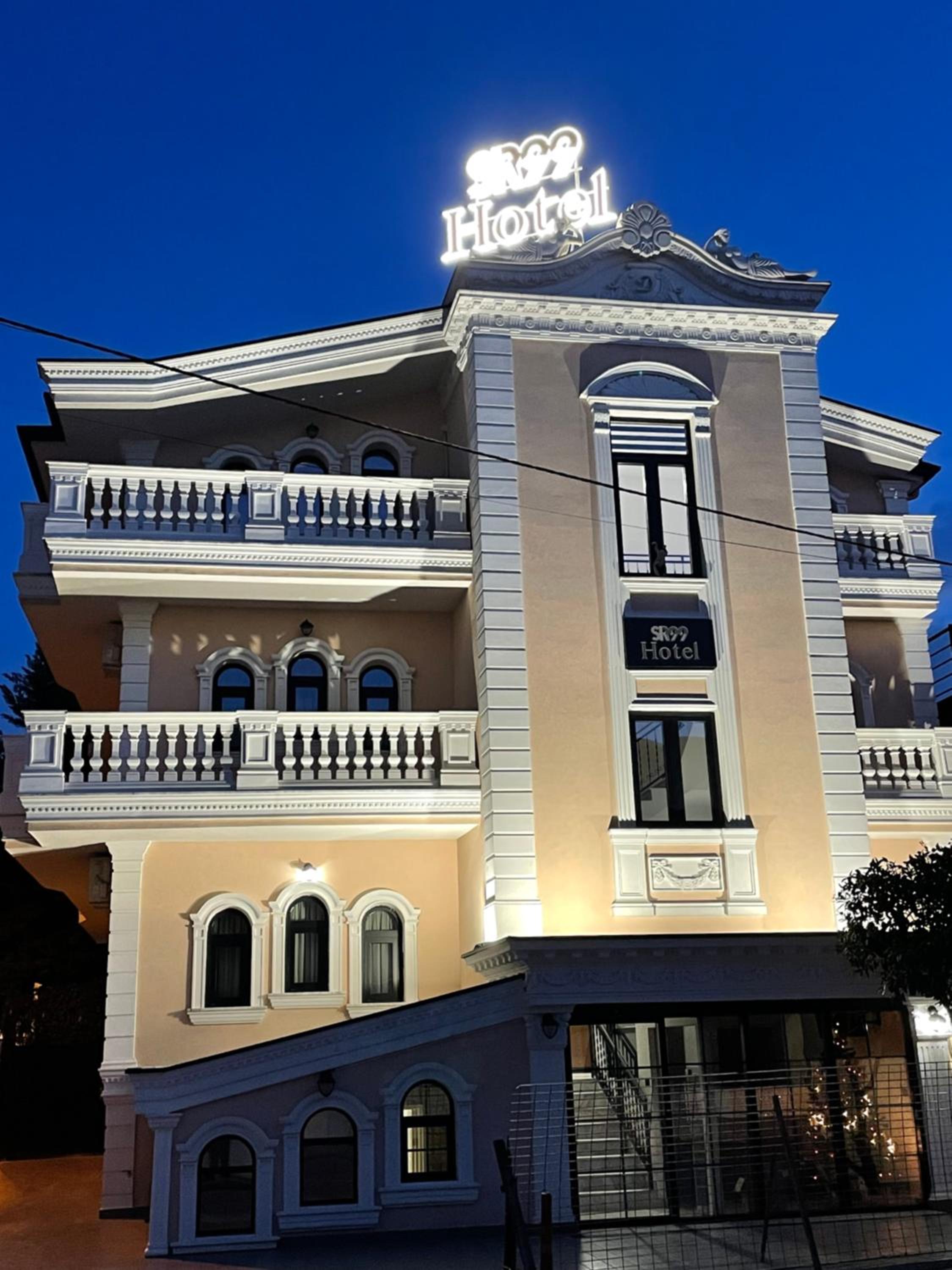 SR99 Hotel 1