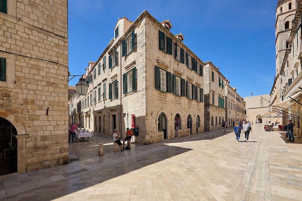 Bota Palace 1