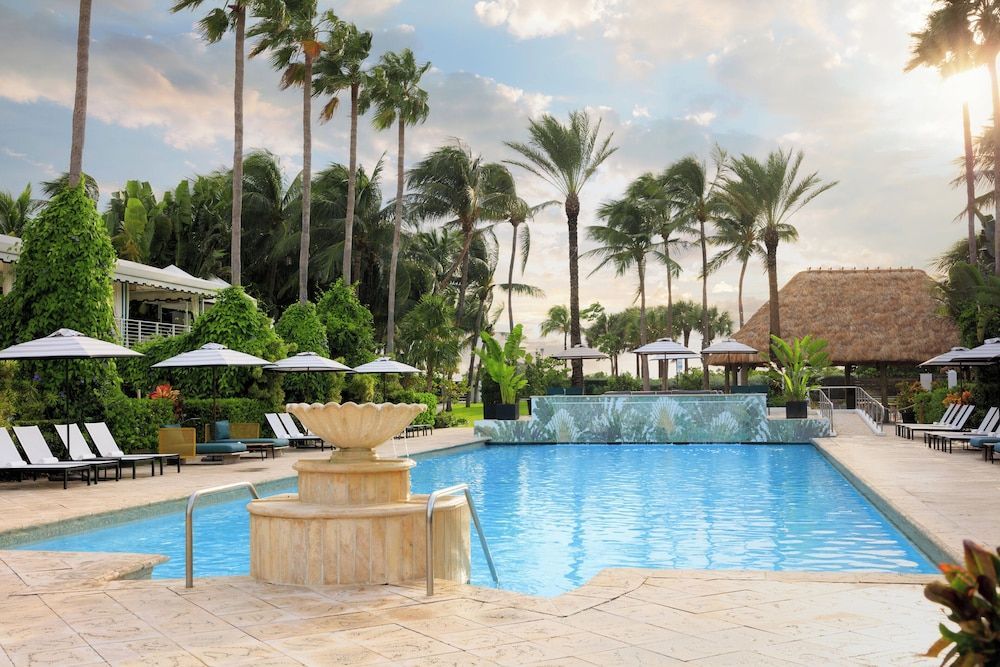 Kimpton SURFCOMBER HOTEL by IHG 1